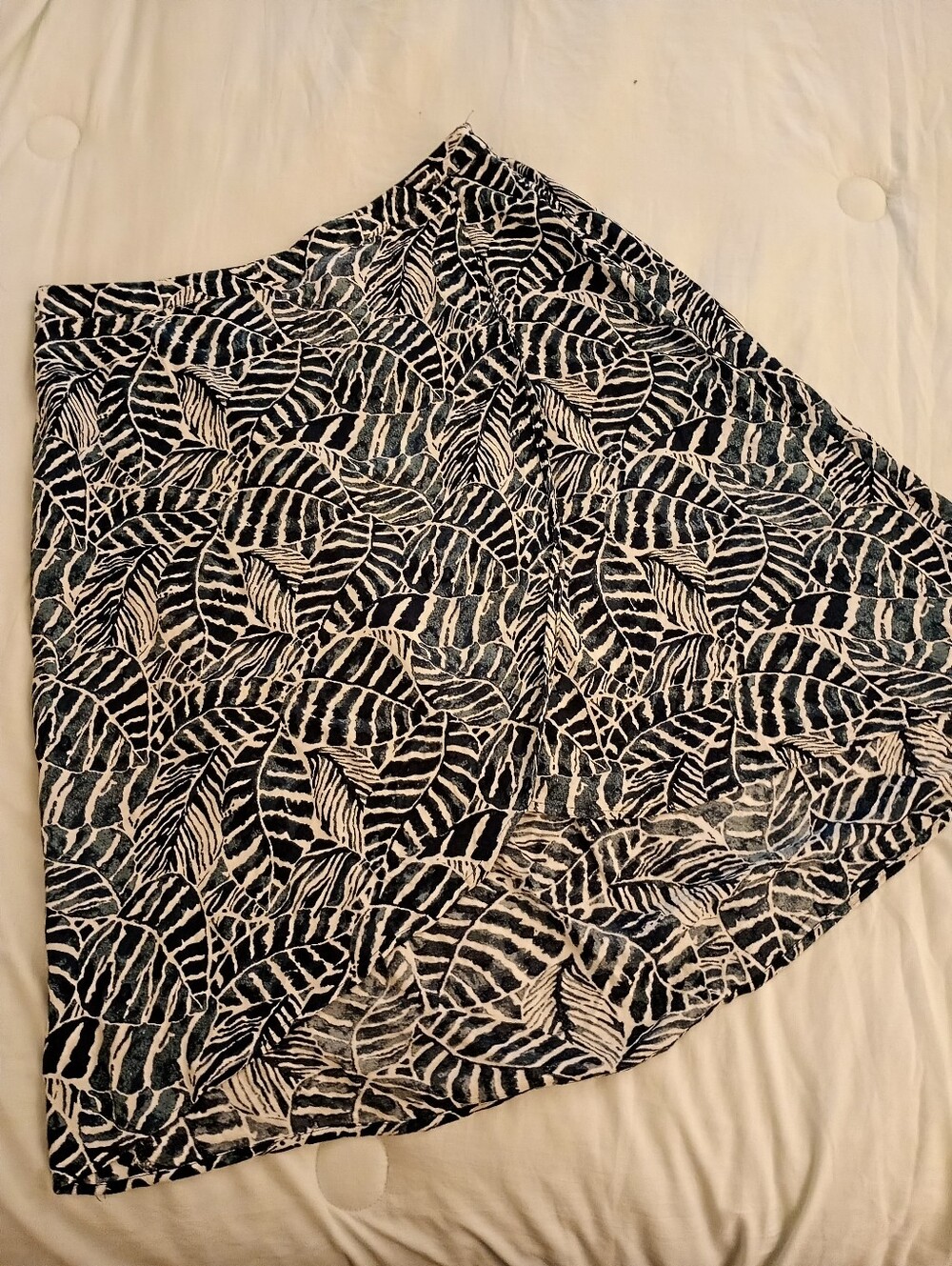 H&M | Blue & White Asymmetrical Leaf-Print Faux Wrap Midi Skirt| L